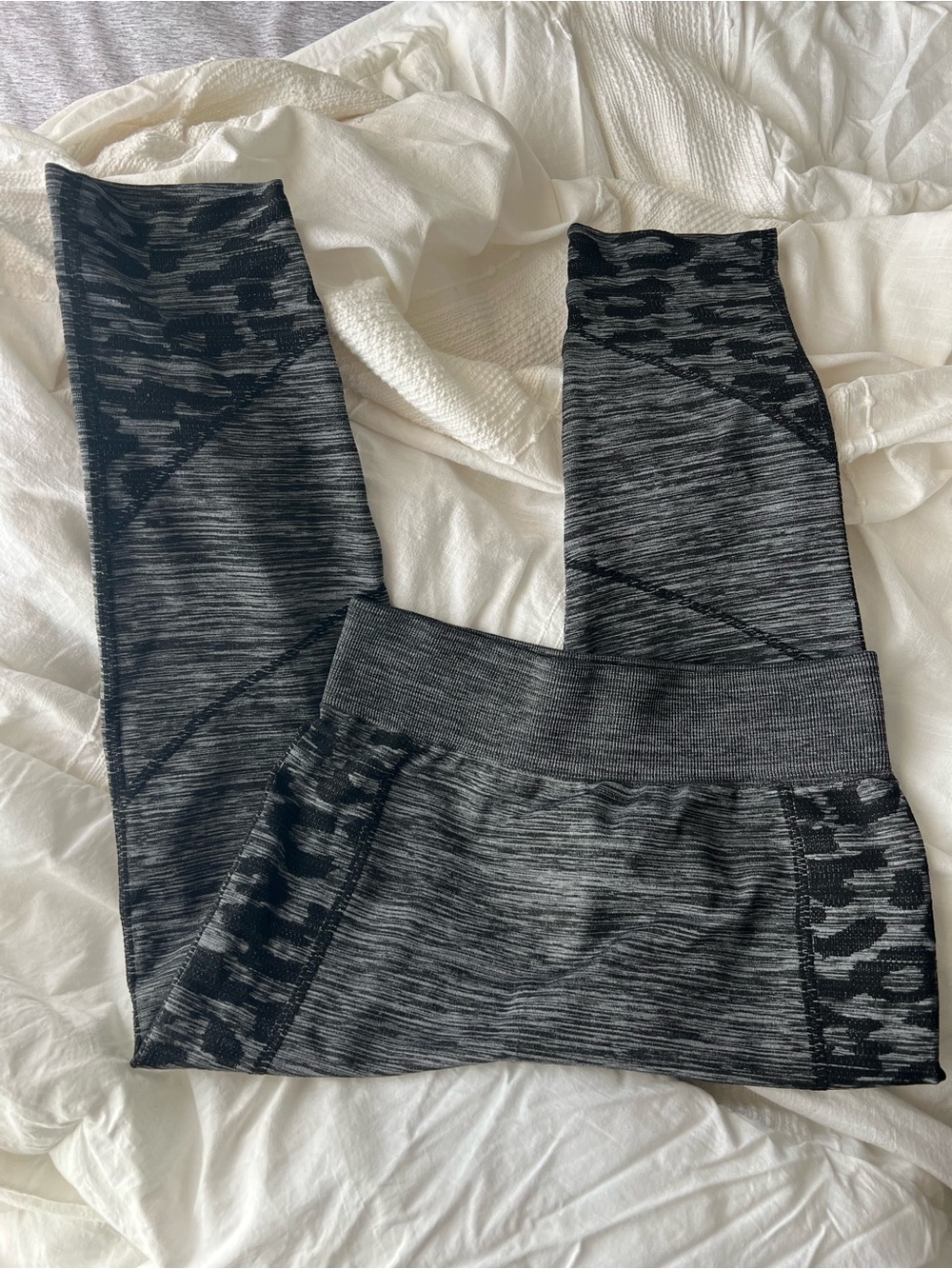 Girls' Seamless Black & Gray Performance Leggings